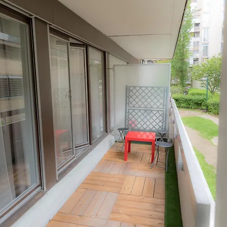 Parisian Romance Retreat Апартаменты
