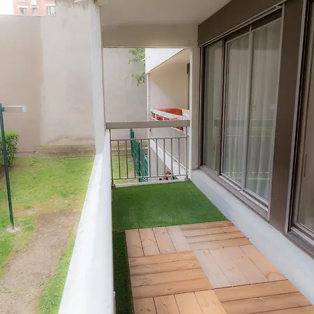 Parisian Romance Retreat Париж