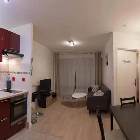 Parisian Romance Retreat Париж